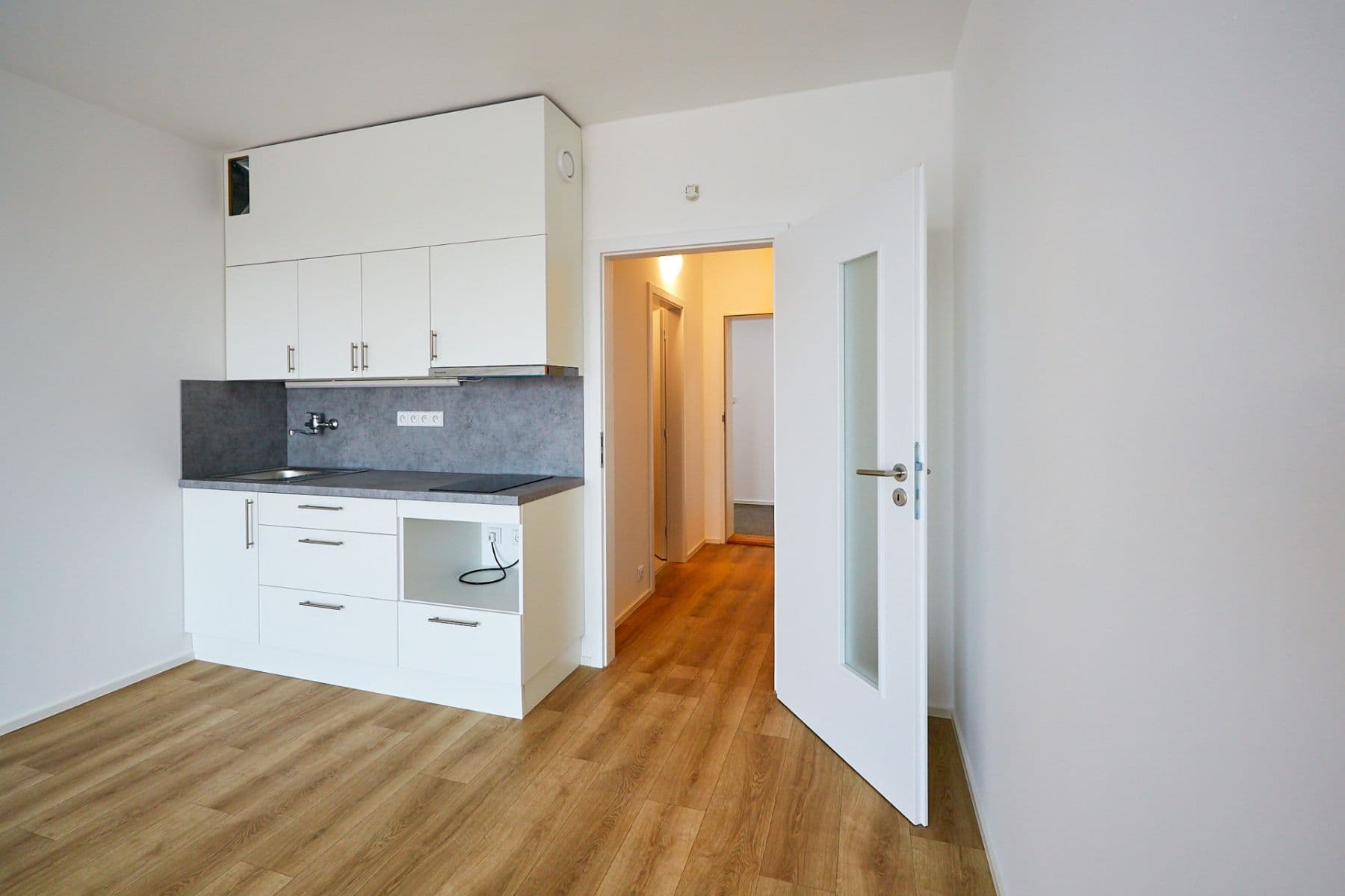 Prenájom bytu 1-izbový 30 m², Pod Soutratím, Praha, Praha Prenájom bytu 1-izbový 30 m², Pod Soutratím, Praha, Praha