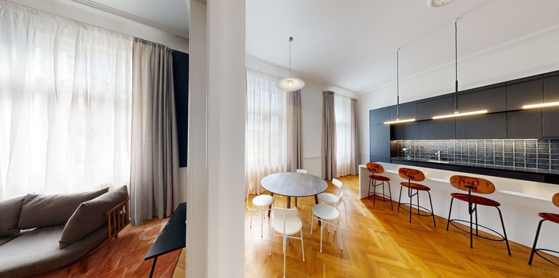 Prenájom bytu 3-izbový 135 m², náměstí Franze Kafky, Praha, Praha Prenájom bytu 3-izbový 135 m², náměstí Franze Kafky, Praha, Praha
