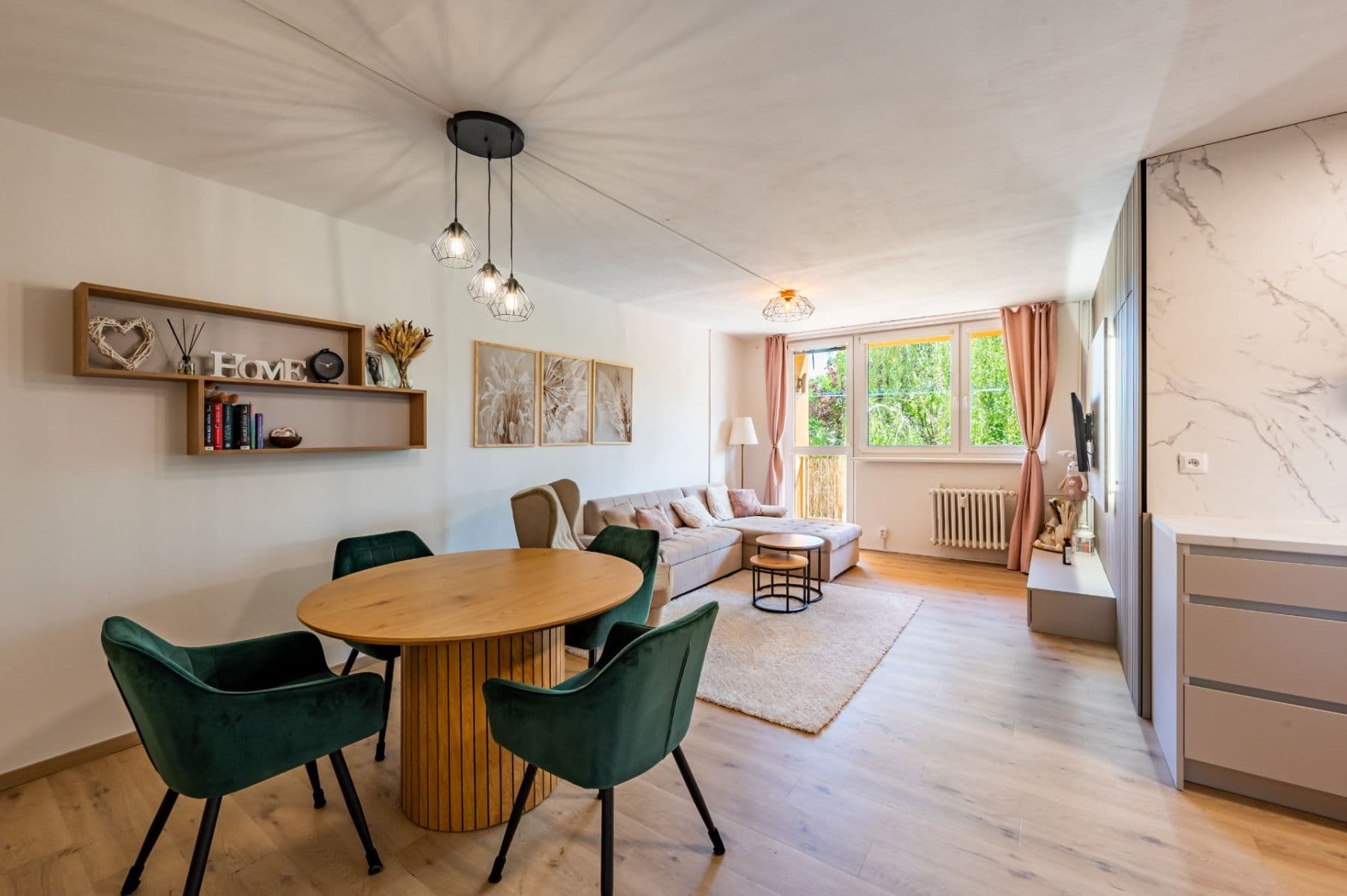 Prenájom bytu 4-izbový 80 m², Třebešovská, Praha, Praha Prenájom bytu 4-izbový 80 m², Třebešovská, Praha, Praha