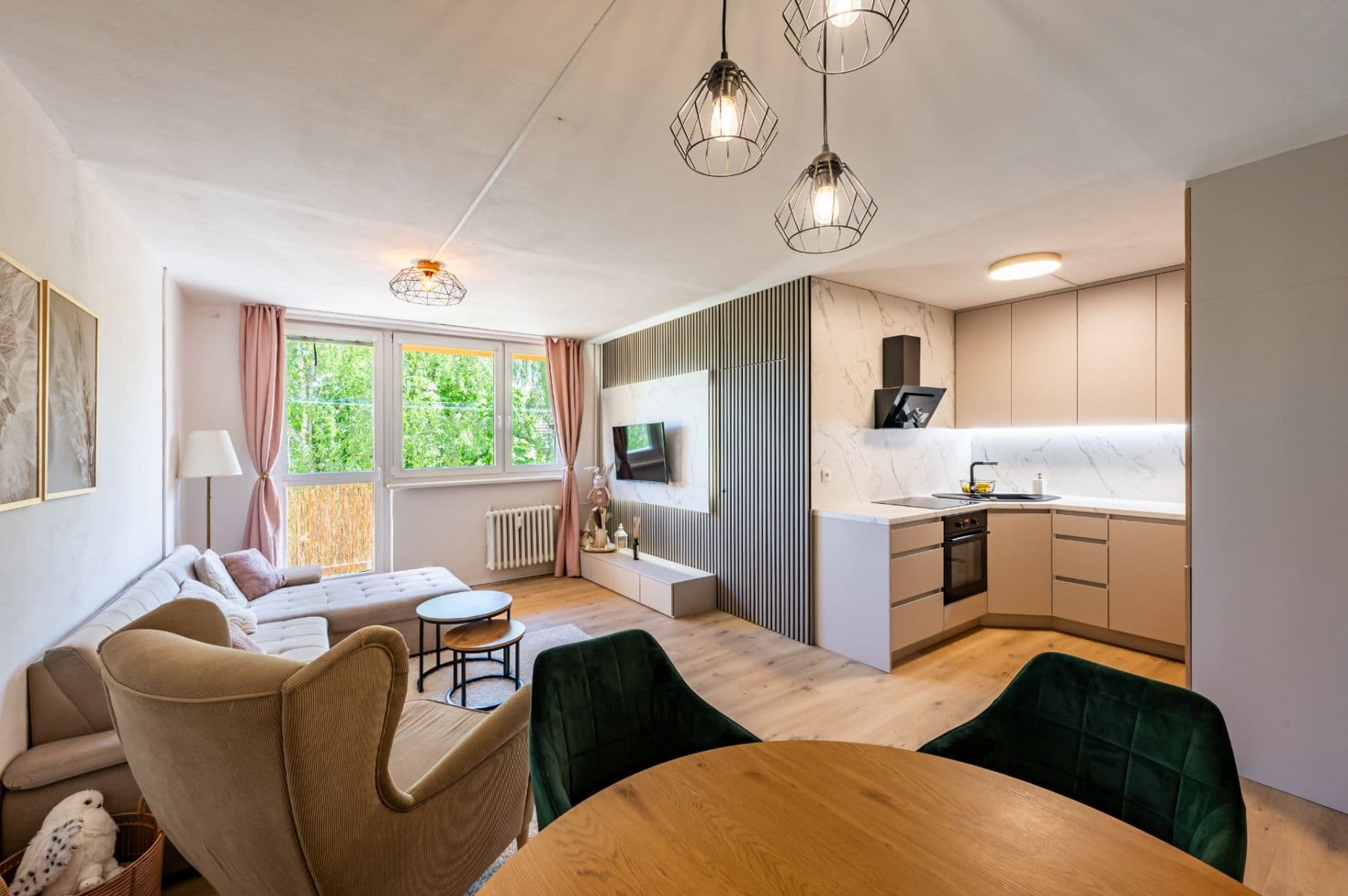 Prenájom bytu 4-izbový 80 m², Třebešovská, Praha, Praha Prenájom bytu 4-izbový 80 m², Třebešovská, Praha, Praha