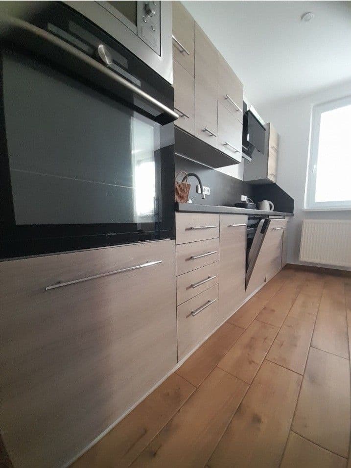 Prenájom bytu 3-izbový 71 m², Rákosníkova, Neveklov, Středočeský kraj Prenájom bytu 3-izbový 71 m², Rákosníkova, Neveklov, Středočeský kraj