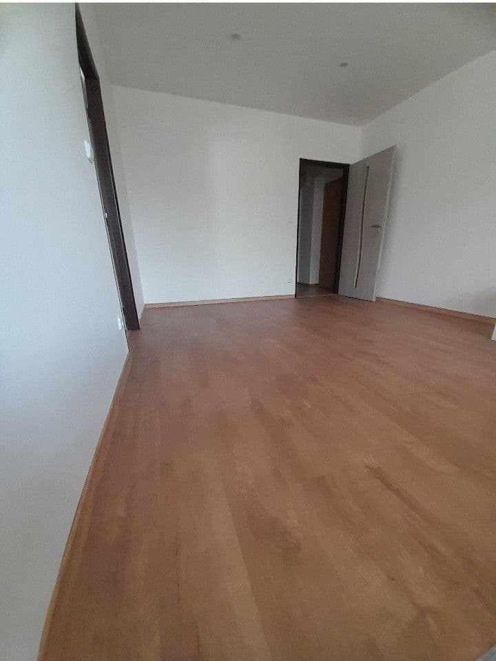 Prenájom bytu 3-izbový 71 m², Rákosníkova, Neveklov, Středočeský kraj Prenájom bytu 3-izbový 71 m², Rákosníkova, Neveklov, Středočeský kraj