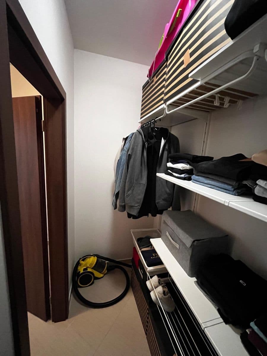 Prenájom bytu 2-izbový 47 m², Zakšínská, Praha, Praha Prenájom bytu 2-izbový 47 m², Zakšínská, Praha, Praha