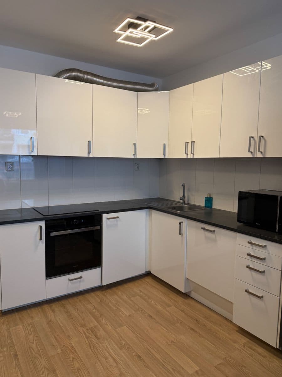 Prenájom bytu 2-izbový 47 m², Zakšínská, Praha, Praha Prenájom bytu 2-izbový 47 m², Zakšínská, Praha, Praha
