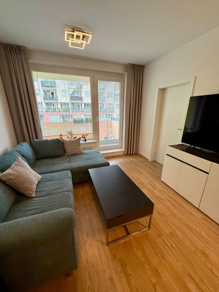 Prenájom bytu 2-izbový 47 m², Zakšínská, Praha, Praha Prenájom bytu 2-izbový 47 m², Zakšínská, Praha, Praha