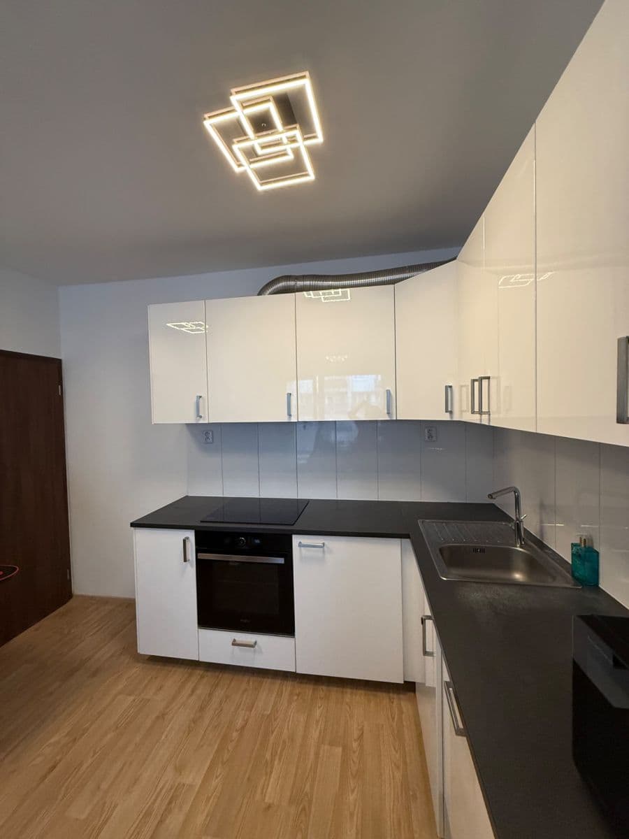 Prenájom bytu 2-izbový 47 m², Zakšínská, Praha, Praha Prenájom bytu 2-izbový 47 m², Zakšínská, Praha, Praha