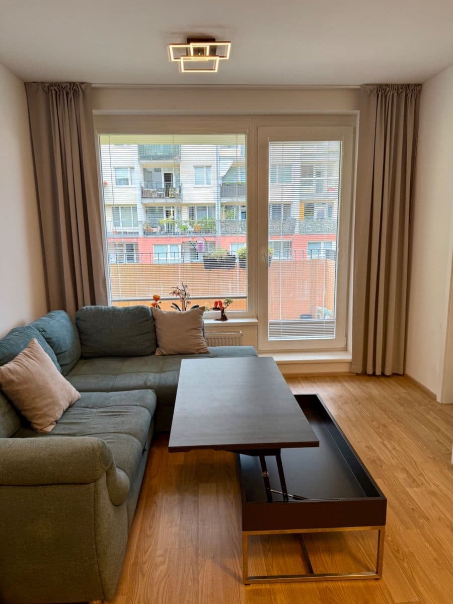 Prenájom bytu 2-izbový 47 m², Zakšínská, Praha, Praha Prenájom bytu 2-izbový 47 m², Zakšínská, Praha, Praha
