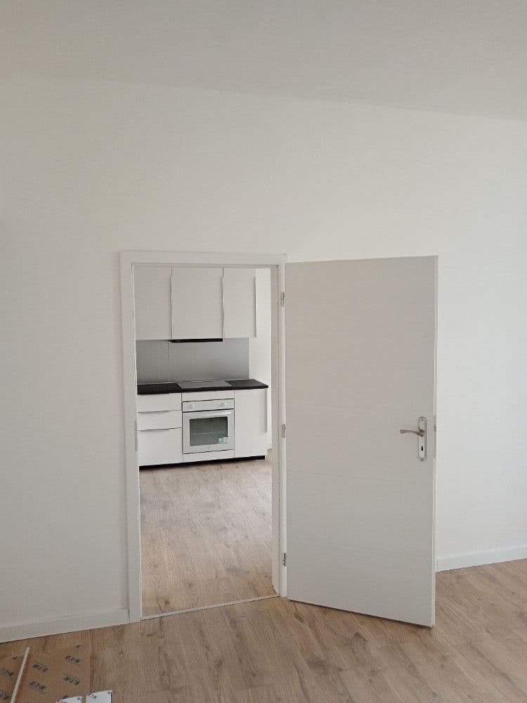Prenájom bytu 3-izbový 80 m², 28. pluku, Praha, Praha Prenájom bytu 3-izbový 80 m², 28. pluku, Praha, Praha