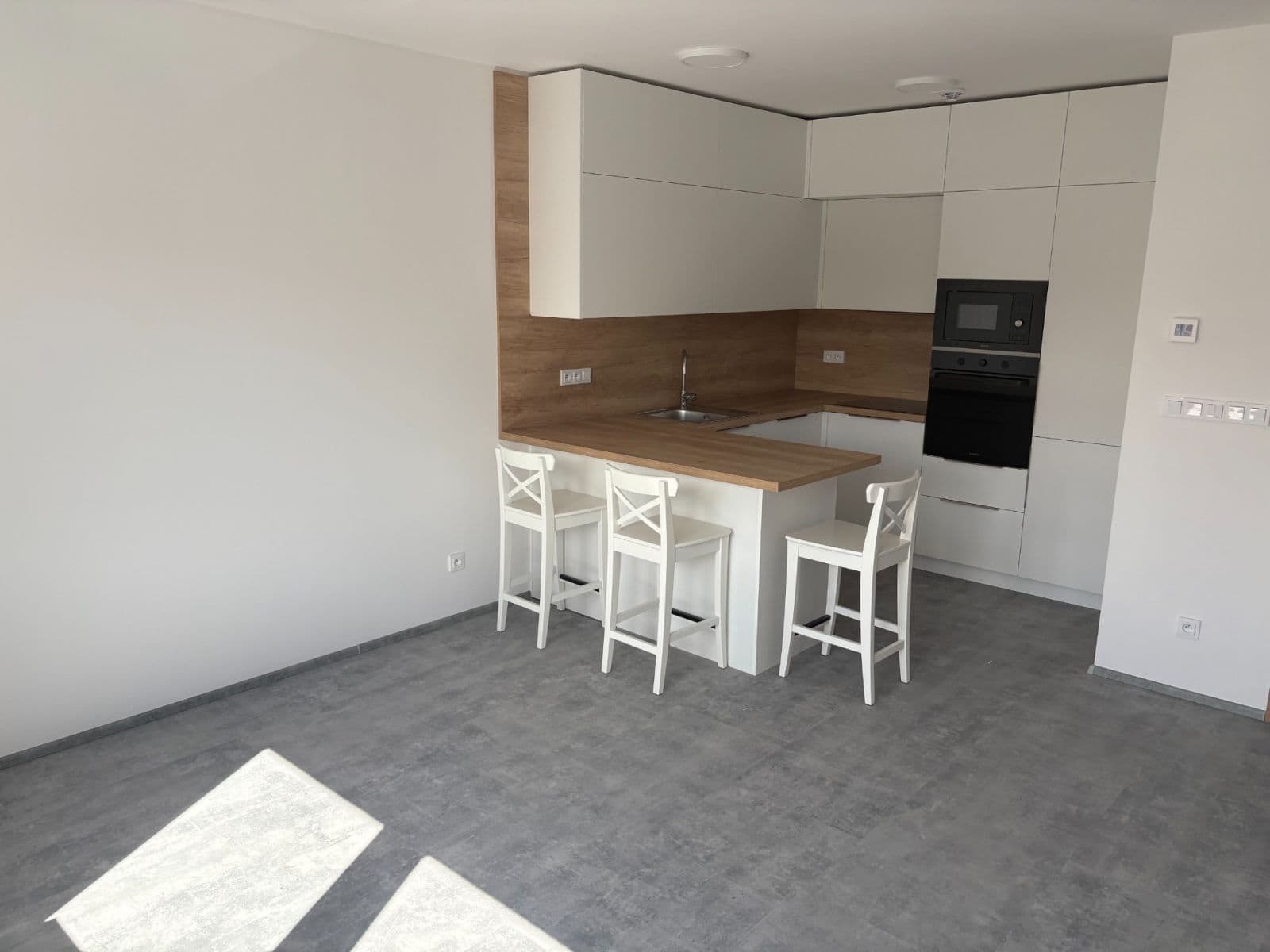 Prenájom bytu 3-izbový 62 m², Břetislavova, Brno, Jihomoravský kraj Prenájom bytu 3-izbový 62 m², Břetislavova, Brno, Jihomoravský kraj