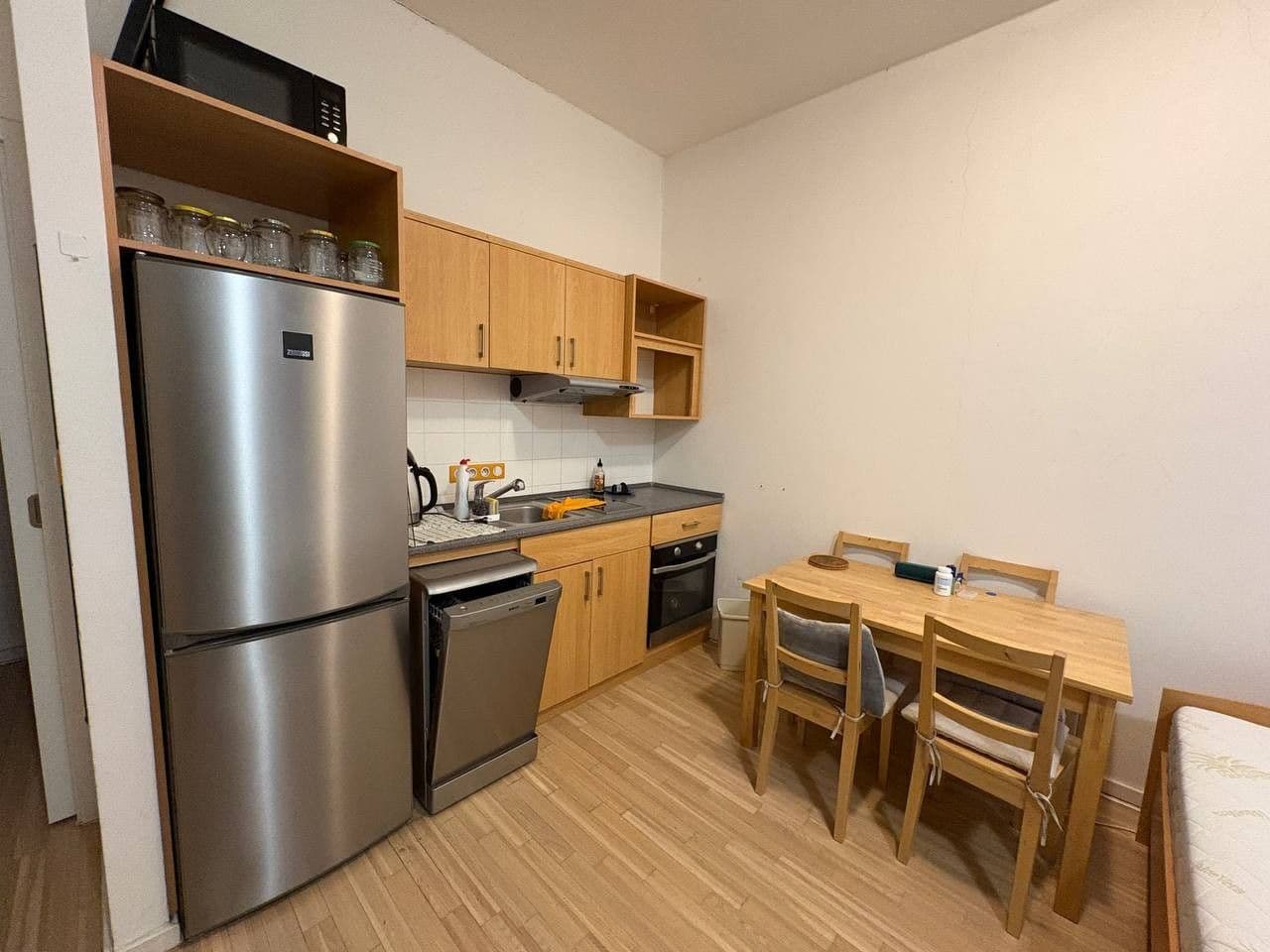 Prenájom bytu 1-izbový 30 m², Bořivojova, Praha, Praha Prenájom bytu 1-izbový 30 m², Bořivojova, Praha, Praha