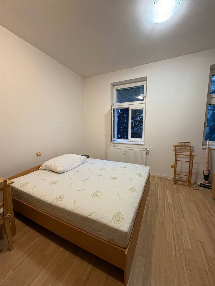 Prenájom bytu 1-izbový 30 m², Bořivojova, Praha, Praha Prenájom bytu 1-izbový 30 m², Bořivojova, Praha, Praha