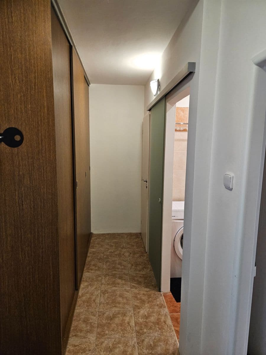 Prenájom bytu 3-izbový 60 m², Habartická, Praha, Praha Prenájom bytu 3-izbový 60 m², Habartická, Praha, Praha