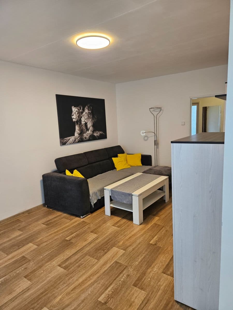 Prenájom bytu 3-izbový 60 m², Habartická, Praha, Praha Prenájom bytu 3-izbový 60 m², Habartická, Praha, Praha
