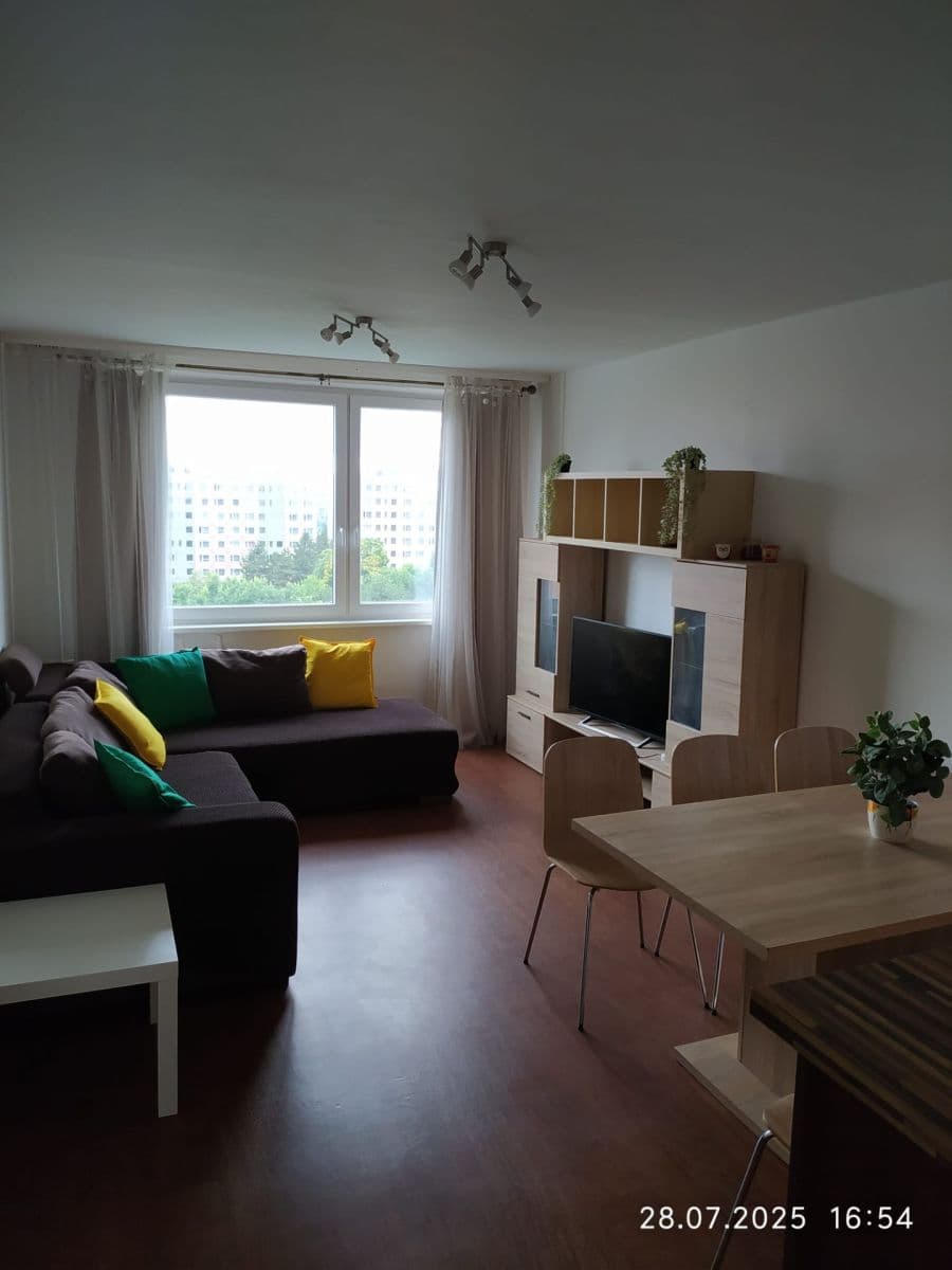 Prenájom bytu 4-izbový 90 m², Nechvílova, Praha, Praha Prenájom bytu 4-izbový 90 m², Nechvílova, Praha, Praha