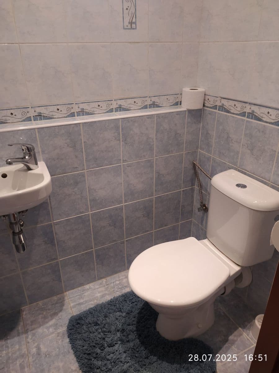 Prenájom bytu 4-izbový 90 m², Nechvílova, Praha, Praha Prenájom bytu 4-izbový 90 m², Nechvílova, Praha, Praha