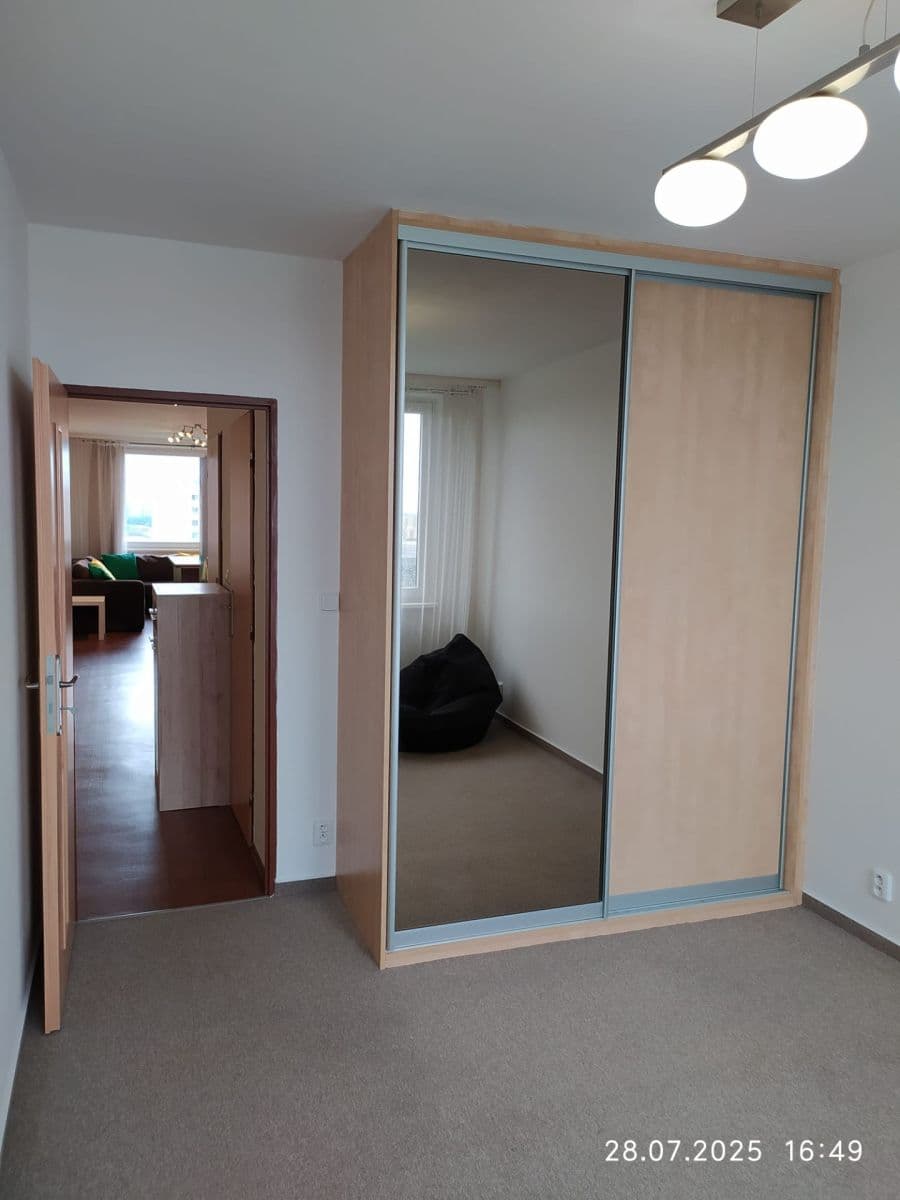 Prenájom bytu 4-izbový 90 m², Nechvílova, Praha, Praha Prenájom bytu 4-izbový 90 m², Nechvílova, Praha, Praha