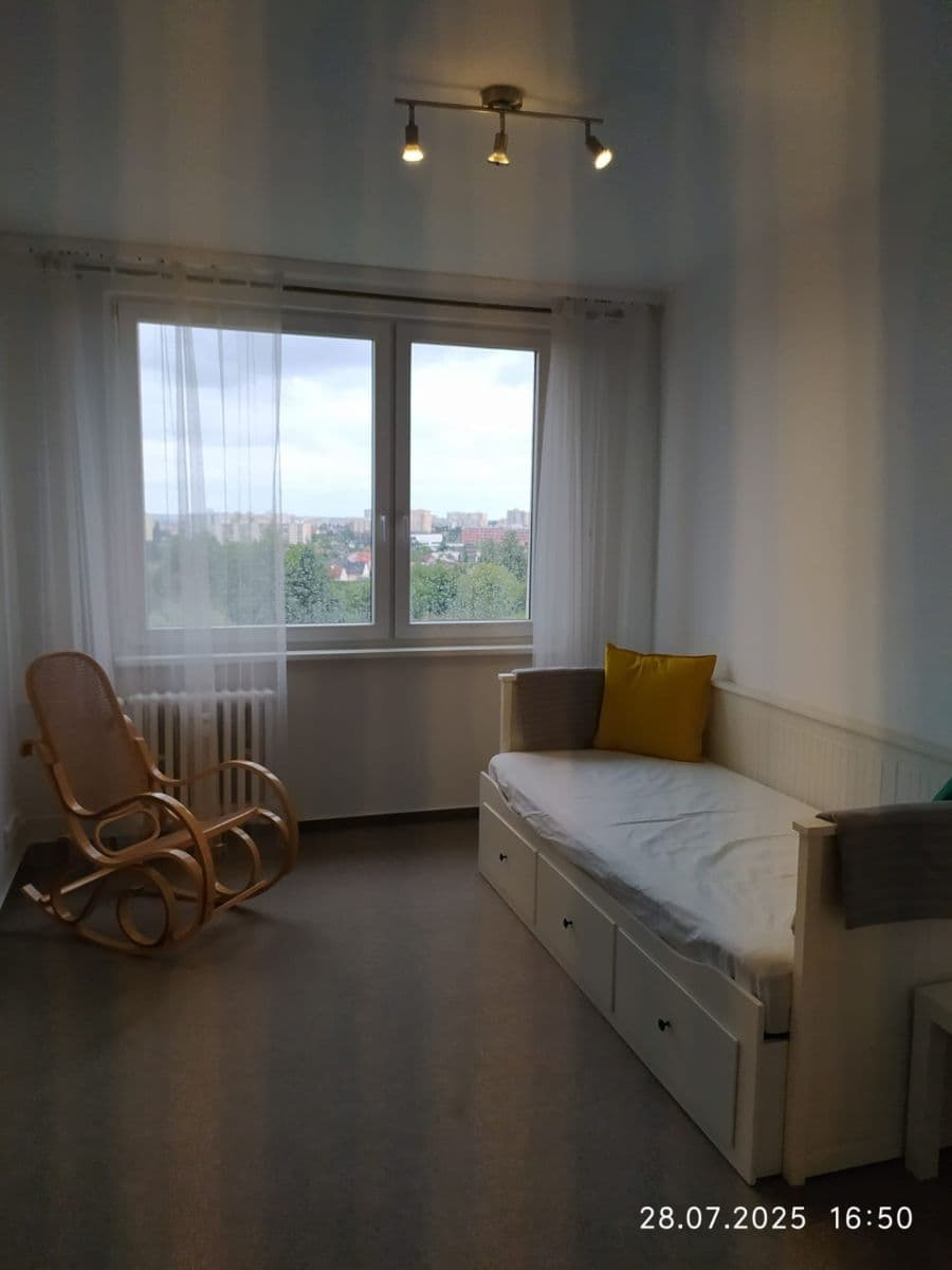 Prenájom bytu 4-izbový 90 m², Nechvílova, Praha, Praha Prenájom bytu 4-izbový 90 m², Nechvílova, Praha, Praha