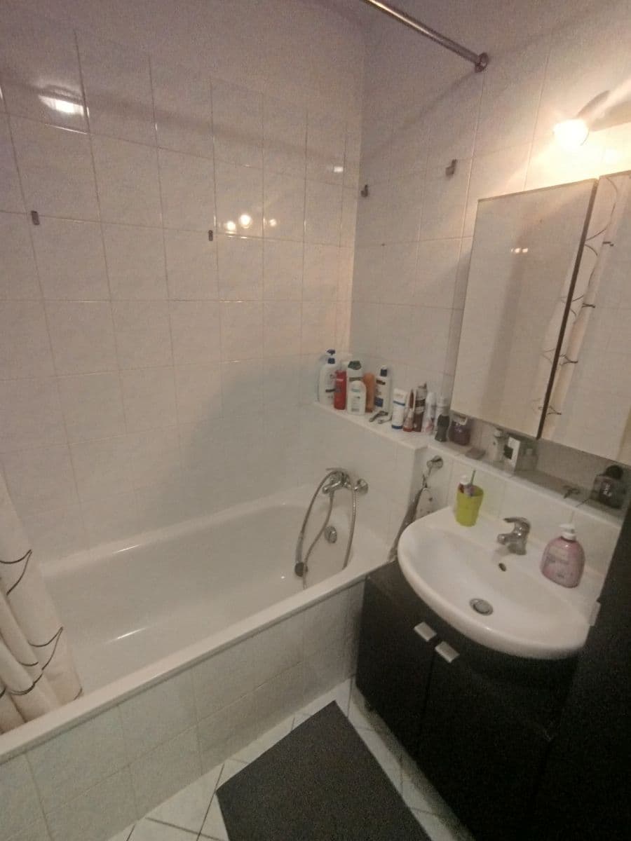 Predaj bytu 1-izbový 36 m², Hnězdenská, Praha, Praha Predaj bytu 1-izbový 36 m², Hnězdenská, Praha, Praha