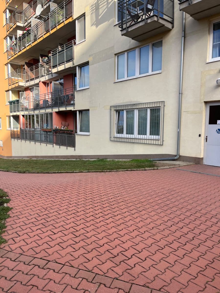 Predaj bytu 1-izbový 36 m², Hnězdenská, Praha, Praha Predaj bytu 1-izbový 36 m², Hnězdenská, Praha, Praha