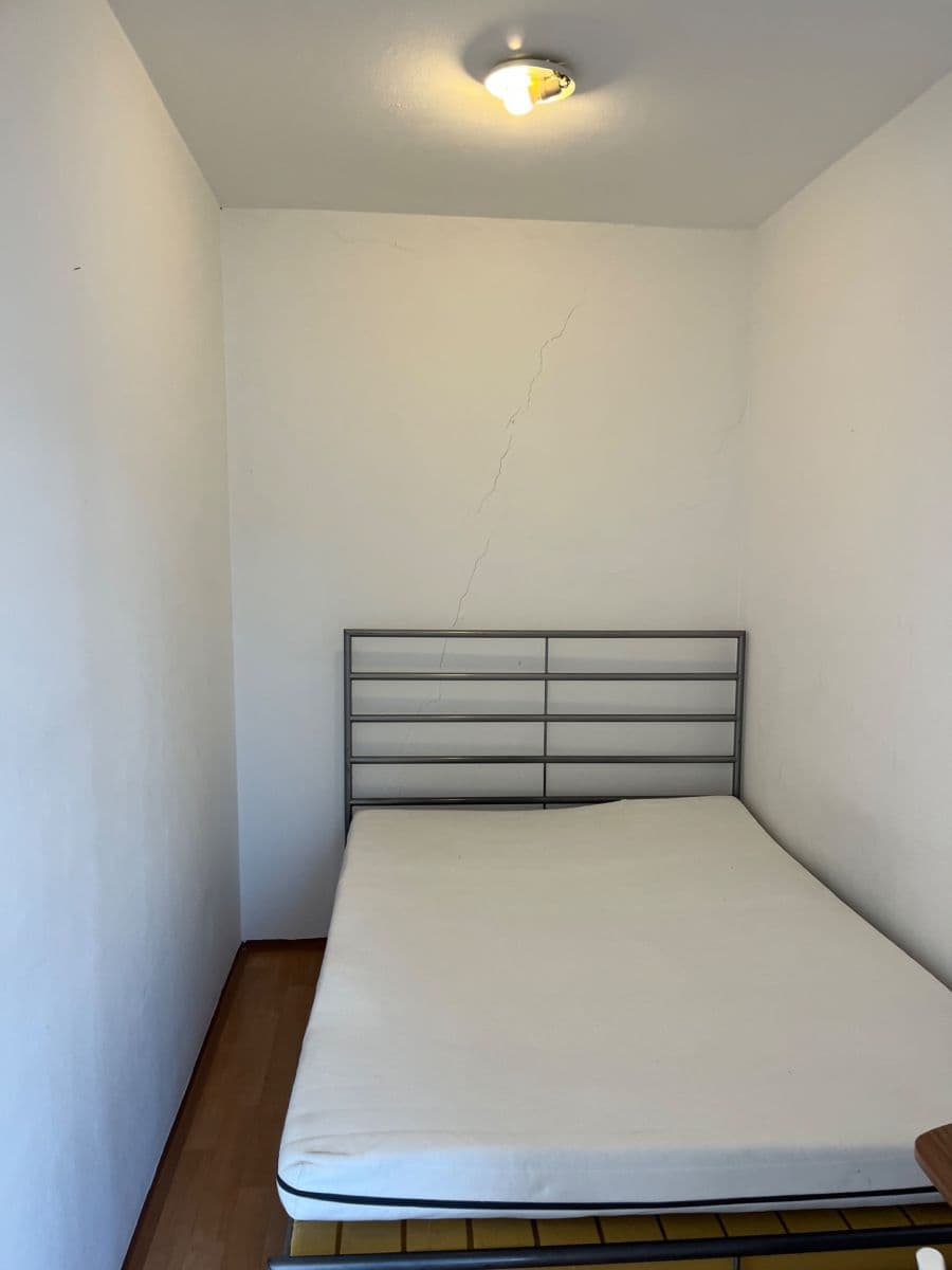Predaj bytu 1-izbový 36 m², Hnězdenská, Praha, Praha Predaj bytu 1-izbový 36 m², Hnězdenská, Praha, Praha