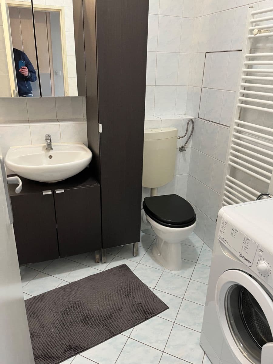 Predaj bytu 1-izbový 36 m², Hnězdenská, Praha, Praha Predaj bytu 1-izbový 36 m², Hnězdenská, Praha, Praha