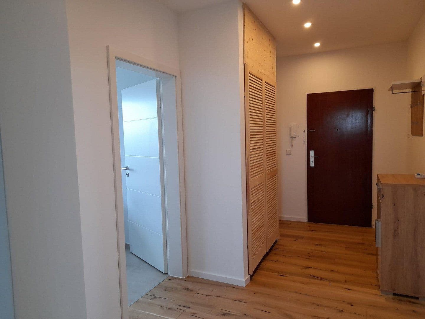 Prenájom bytu 4-izbový 98 m², Honsellstr. 1b, Karlsruhe, Bádensko-Wurttembersko Prenájom bytu 4-izbový 98 m², Honsellstr. 1b, Karlsruhe, Bádensko-Wurttembersko
