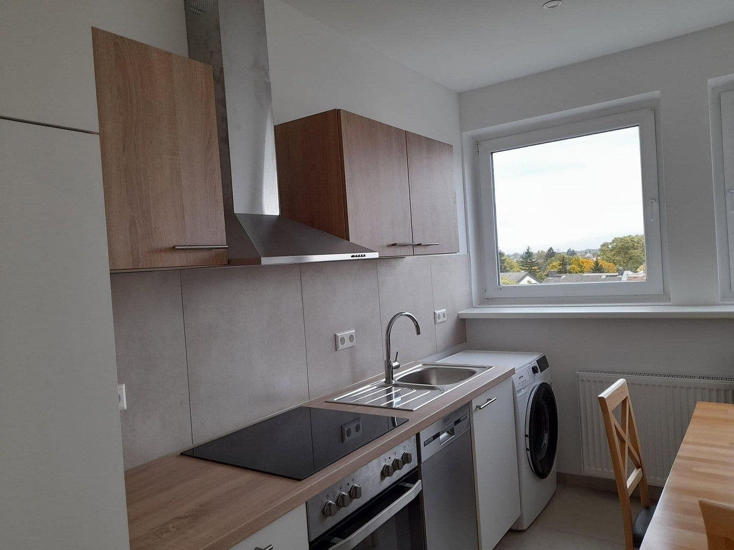 Prenájom bytu 4-izbový 98 m², Honsellstr. 1b, Karlsruhe, Bádensko-Wurttembersko Prenájom bytu 4-izbový 98 m², Honsellstr. 1b, Karlsruhe, Bádensko-Wurttembersko