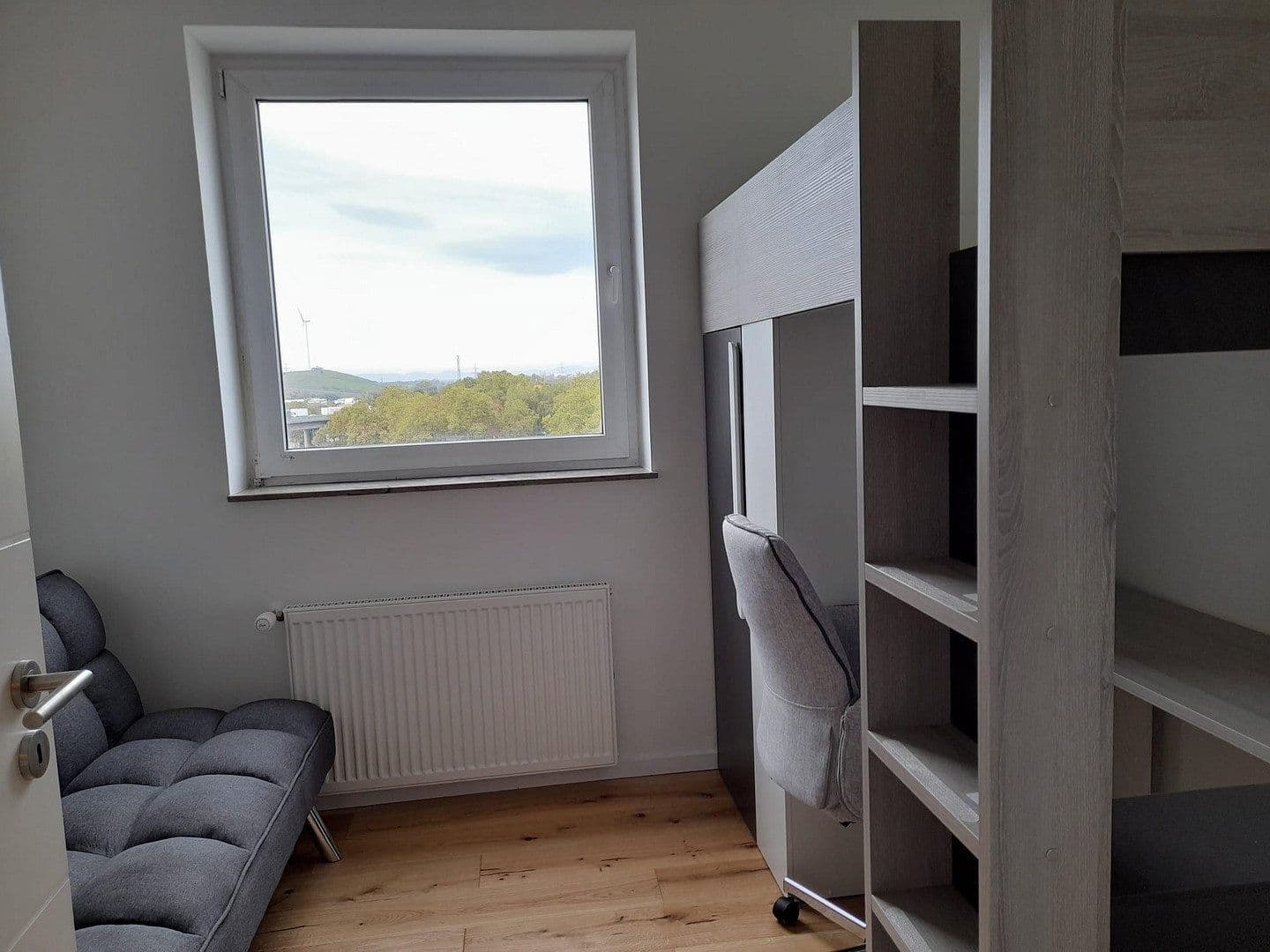 Prenájom bytu 4-izbový 98 m², Honsellstr. 1b, Karlsruhe, Bádensko-Wurttembersko Prenájom bytu 4-izbový 98 m², Honsellstr. 1b, Karlsruhe, Bádensko-Wurttembersko