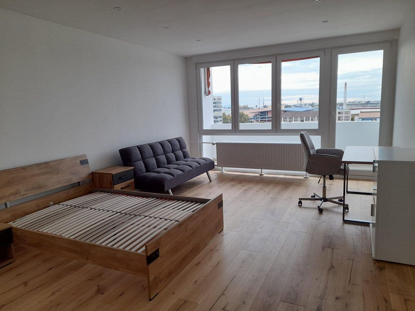 Prenájom bytu 4-izbový 98 m², Honsellstr. 1b, Karlsruhe, Bádensko-Wurttembersko Prenájom bytu 4-izbový 98 m², Honsellstr. 1b, Karlsruhe, Bádensko-Wurttembersko