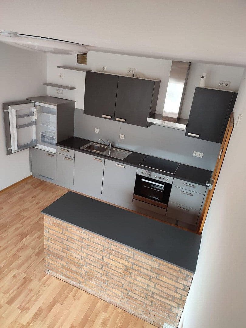 Prenájom bytu 3-izbový 80 m², Mengerschied, Porýnie-Falcko Prenájom bytu 3-izbový 80 m², Mengerschied, Porýnie-Falcko