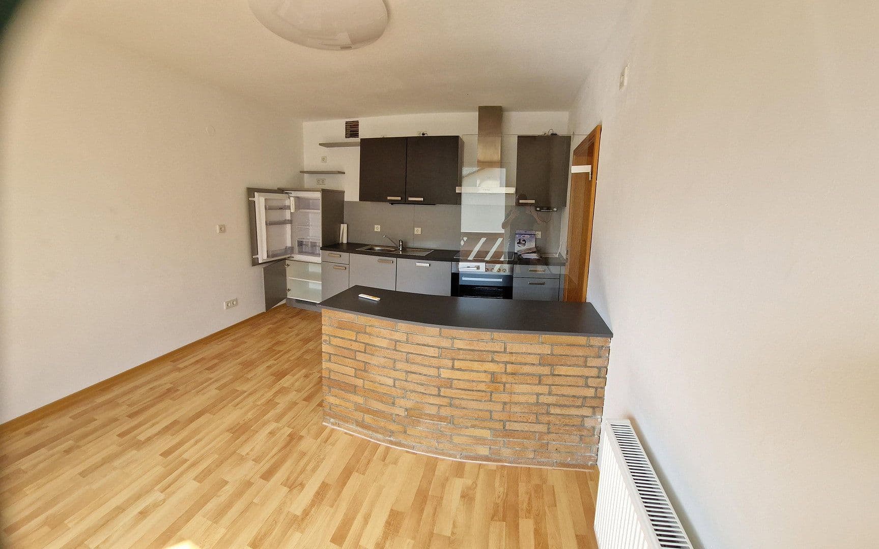 Prenájom bytu 3-izbový 80 m², Mengerschied, Porýnie-Falcko Prenájom bytu 3-izbový 80 m², Mengerschied, Porýnie-Falcko