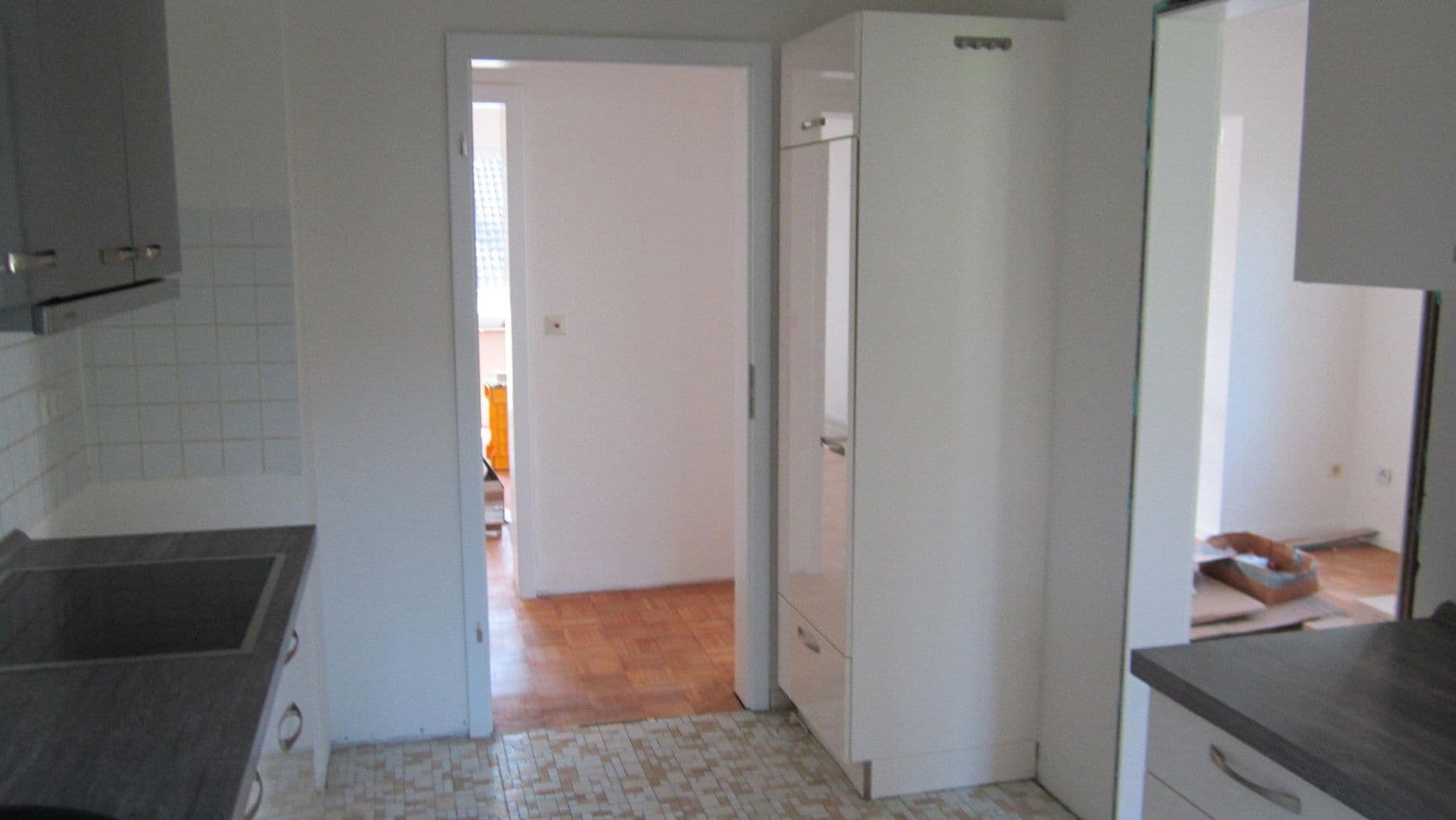 Prenájom bytu 4-izbový 130 m², Herrenberg, Bádensko-Wurttembersko Prenájom bytu 4-izbový 130 m², Herrenberg, Bádensko-Wurttembersko