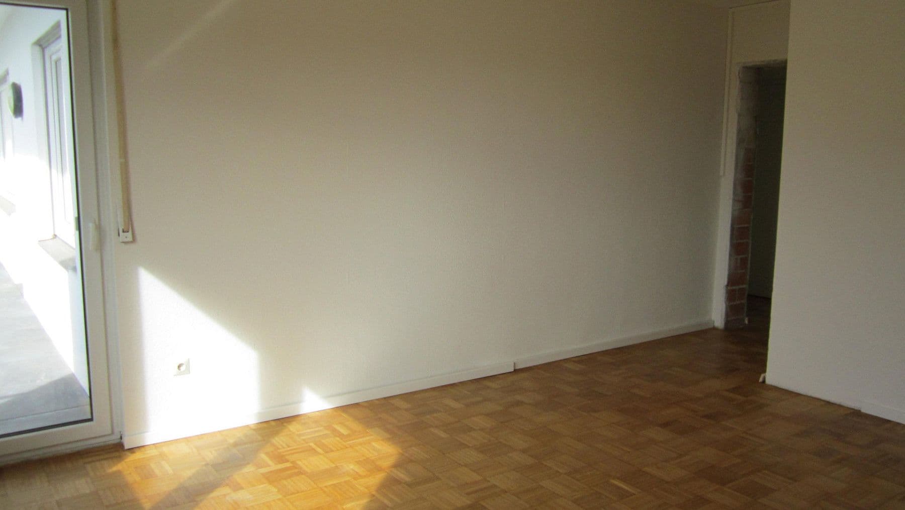 Prenájom bytu 4-izbový 130 m², Herrenberg, Bádensko-Wurttembersko Prenájom bytu 4-izbový 130 m², Herrenberg, Bádensko-Wurttembersko