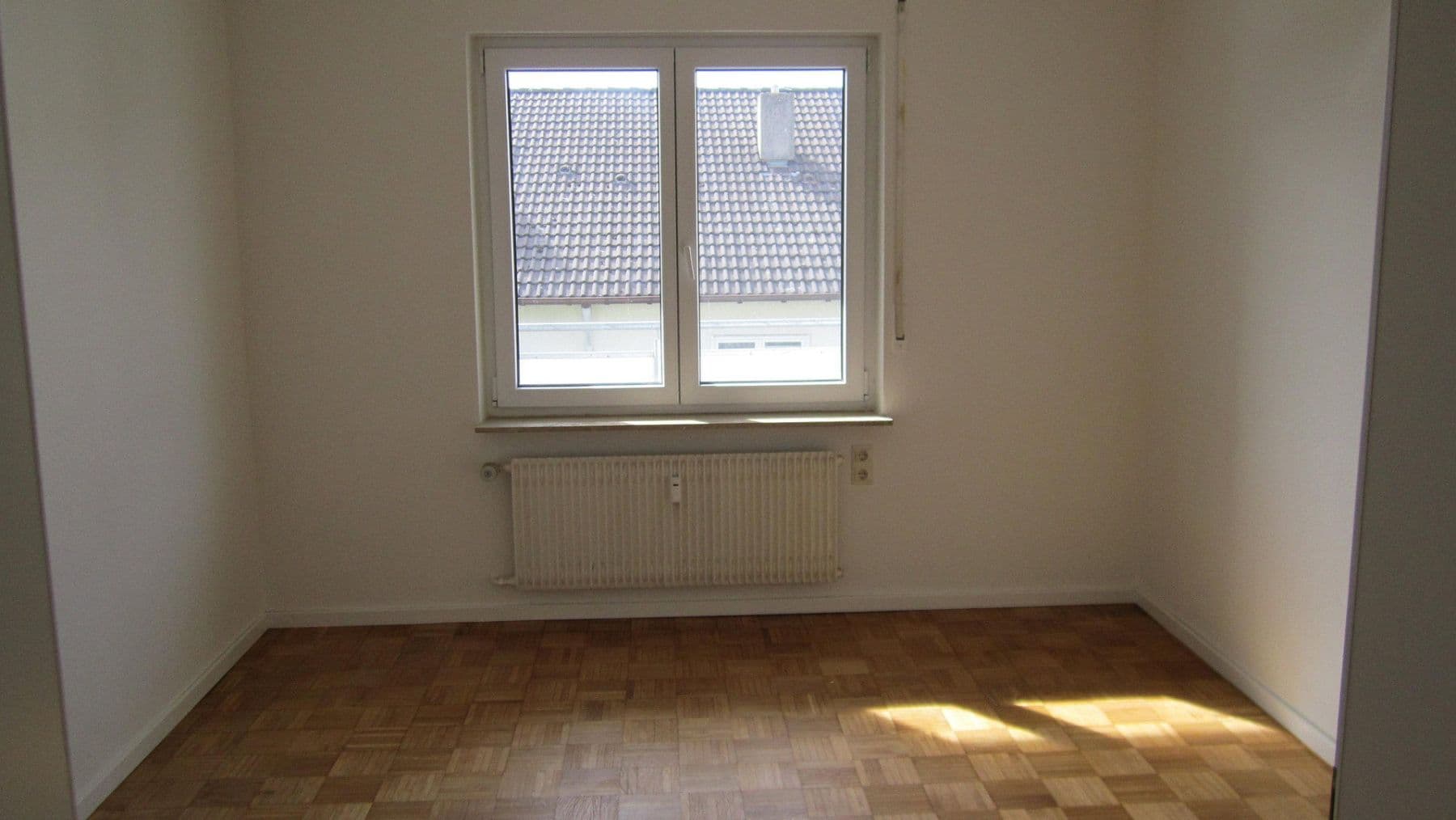 Prenájom bytu 4-izbový 130 m², Herrenberg, Bádensko-Wurttembersko Prenájom bytu 4-izbový 130 m², Herrenberg, Bádensko-Wurttembersko