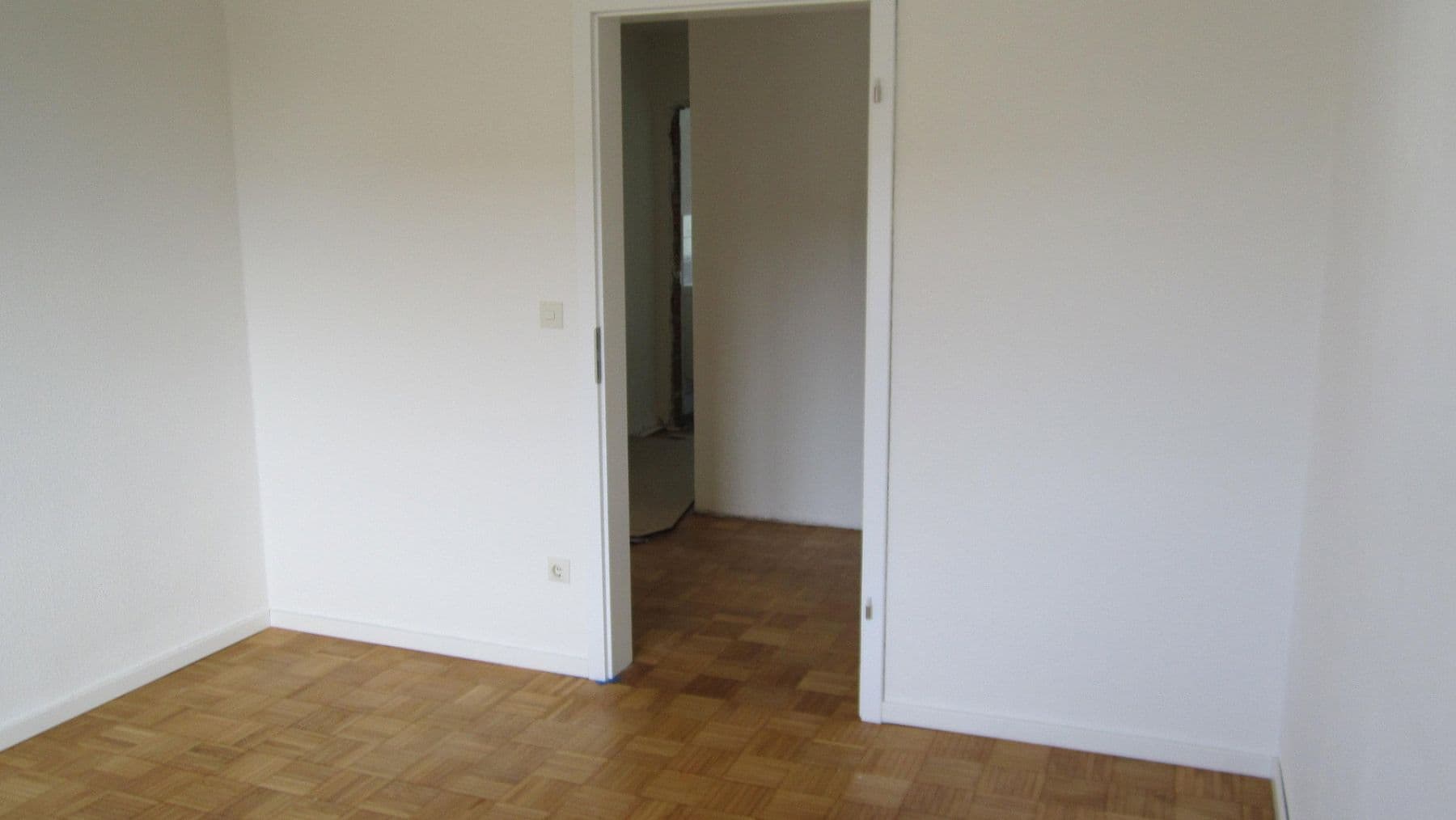 Prenájom bytu 4-izbový 130 m², Herrenberg, Bádensko-Wurttembersko Prenájom bytu 4-izbový 130 m², Herrenberg, Bádensko-Wurttembersko