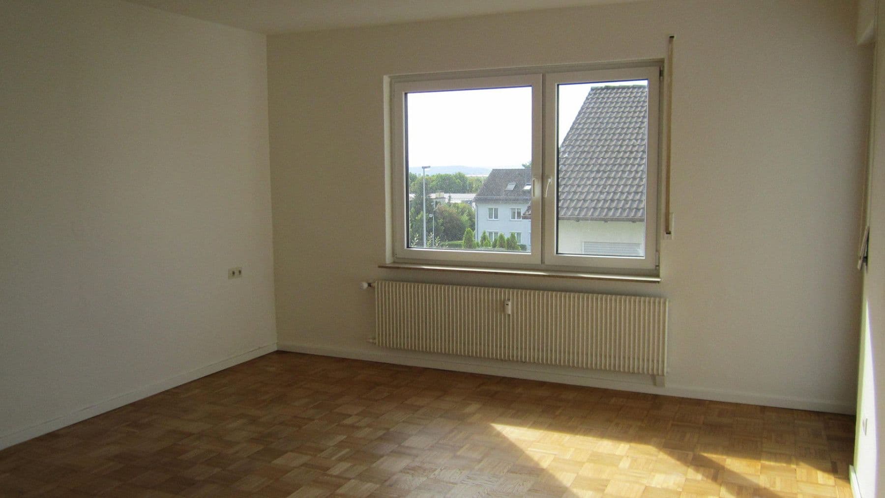 Prenájom bytu 4-izbový 130 m², Herrenberg, Bádensko-Wurttembersko Prenájom bytu 4-izbový 130 m², Herrenberg, Bádensko-Wurttembersko