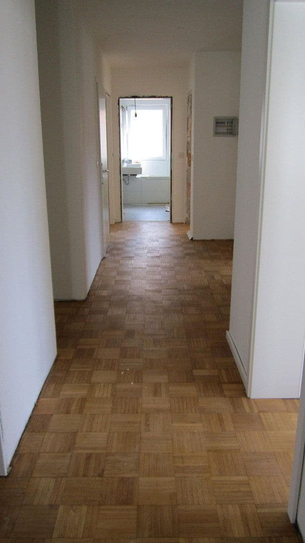 Prenájom bytu 4-izbový 130 m², Herrenberg, Bádensko-Wurttembersko Prenájom bytu 4-izbový 130 m², Herrenberg, Bádensko-Wurttembersko