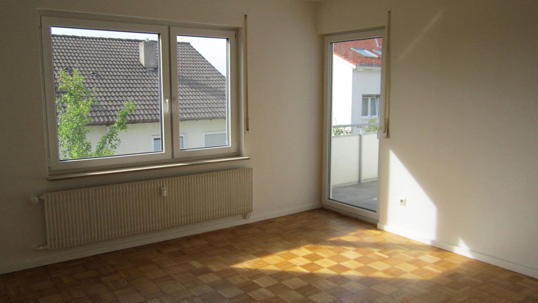 Prenájom bytu 4-izbový 130 m², Herrenberg, Bádensko-Wurttembersko Prenájom bytu 4-izbový 130 m², Herrenberg, Bádensko-Wurttembersko