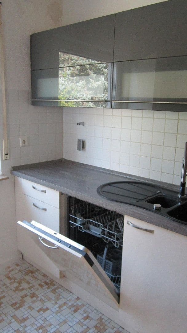 Prenájom bytu 4-izbový 130 m², Herrenberg, Bádensko-Wurttembersko Prenájom bytu 4-izbový 130 m², Herrenberg, Bádensko-Wurttembersko