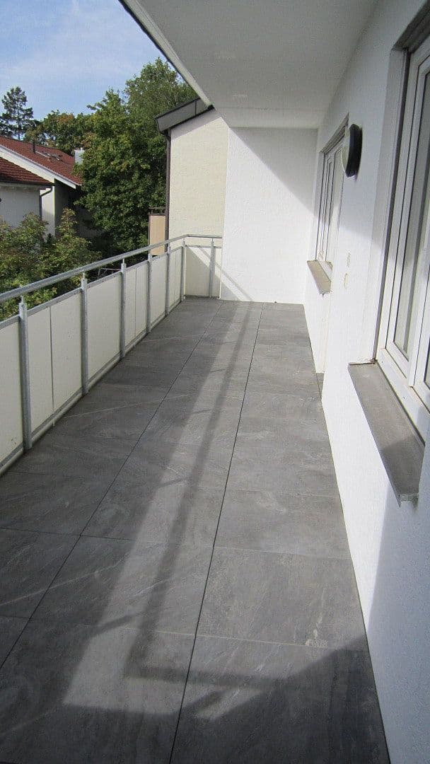 Prenájom bytu 4-izbový 130 m², Herrenberg, Bádensko-Wurttembersko Prenájom bytu 4-izbový 130 m², Herrenberg, Bádensko-Wurttembersko