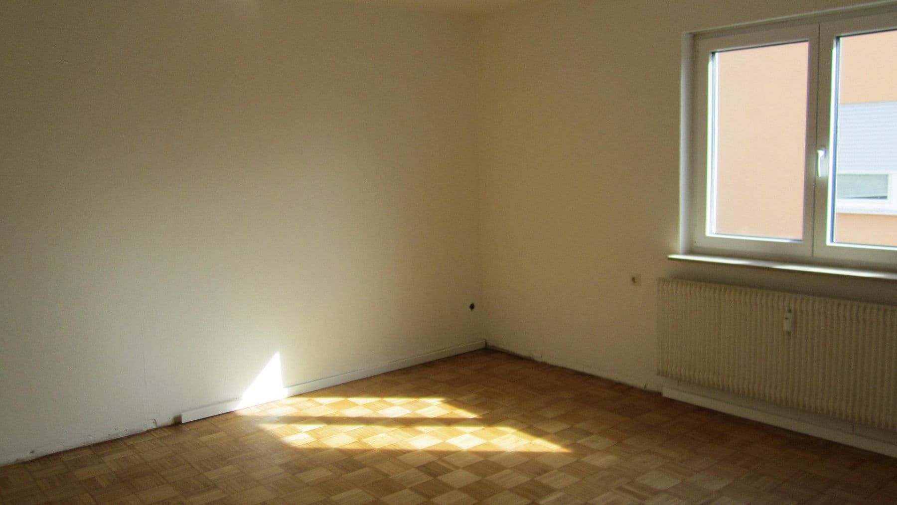 Prenájom bytu 4-izbový 130 m², Herrenberg, Bádensko-Wurttembersko Prenájom bytu 4-izbový 130 m², Herrenberg, Bádensko-Wurttembersko