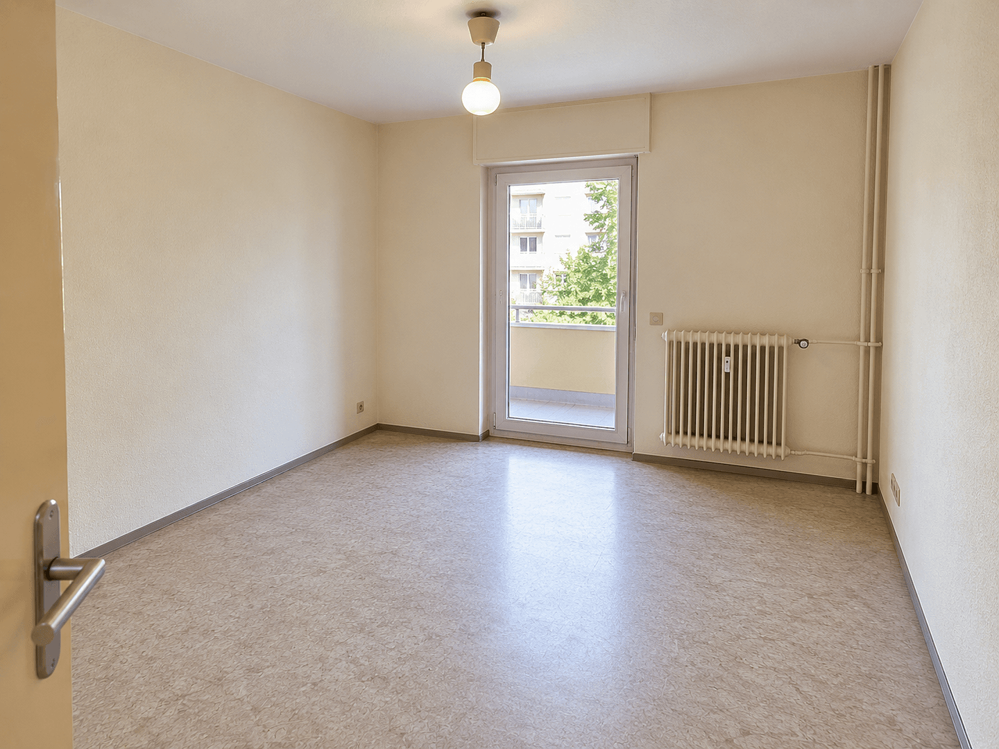 Predaj bytu 4-izbový 75 m², Frankfurt Nieder-Eschbach, Hesensko Predaj bytu 4-izbový 75 m², Frankfurt Nieder-Eschbach, Hesensko