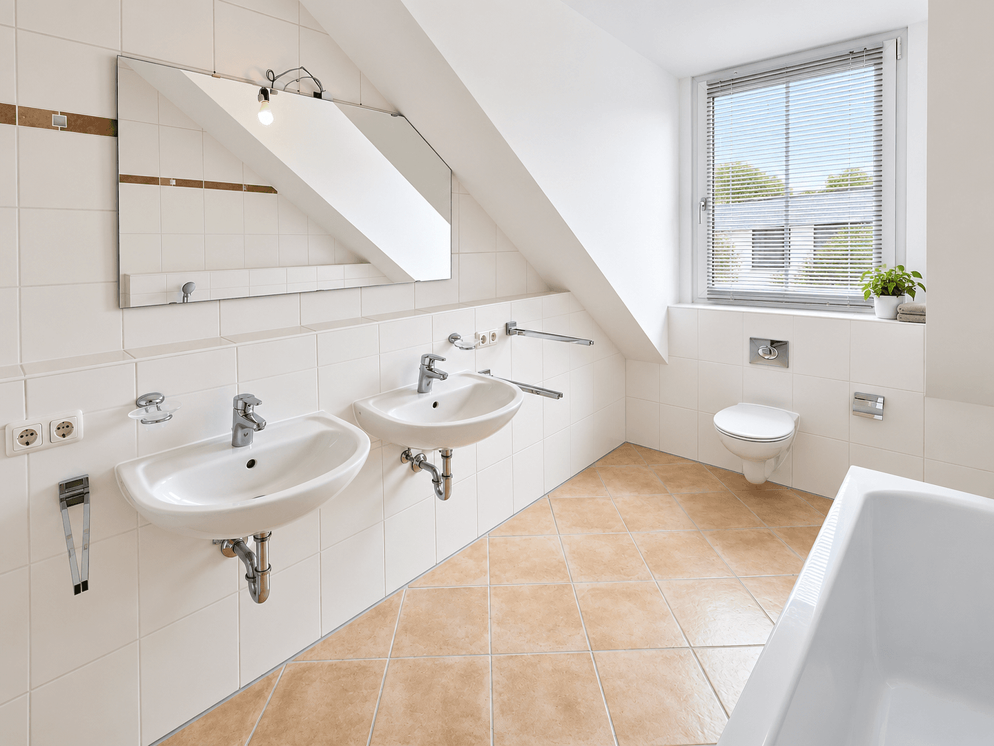 Prenájom bytu 4-izbový 91 m², Gronsdorferstraße 1, Haar, Bavorsko Prenájom bytu 4-izbový 91 m², Gronsdorferstraße 1, Haar, Bavorsko