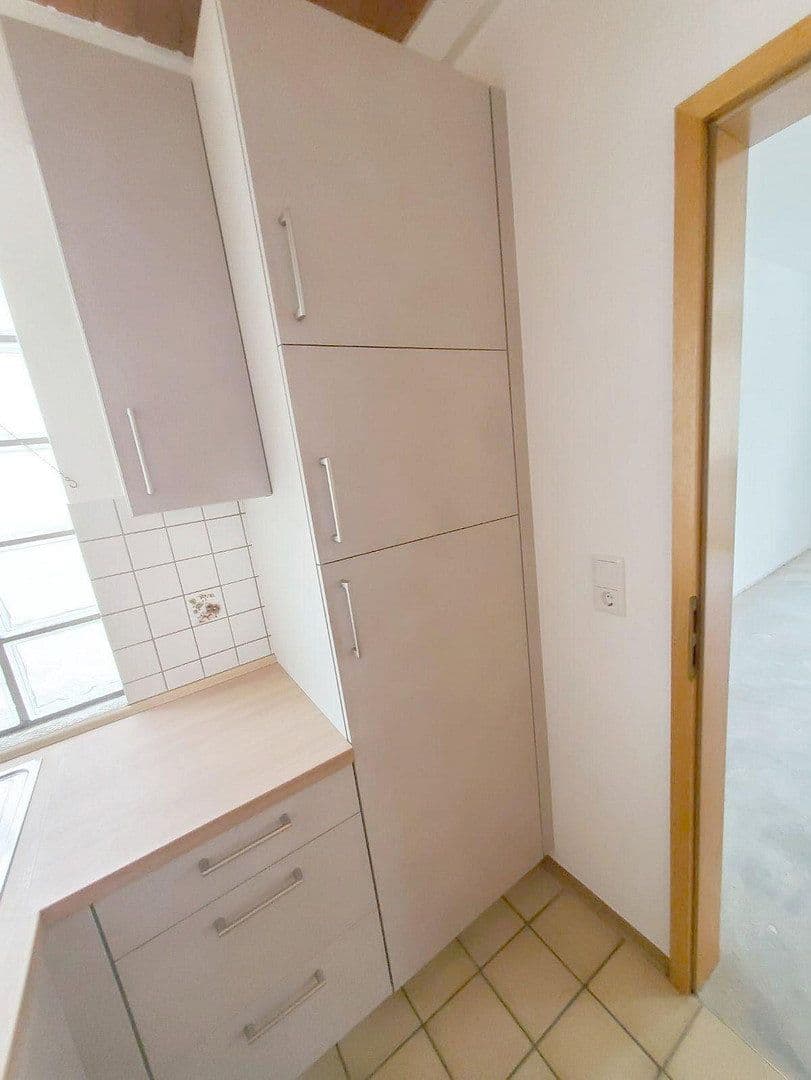 Prenájom bytu 1-izbový 33 m², Tübingen, Bádensko-Wurttembersko Prenájom bytu 1-izbový 33 m², Tübingen, Bádensko-Wurttembersko