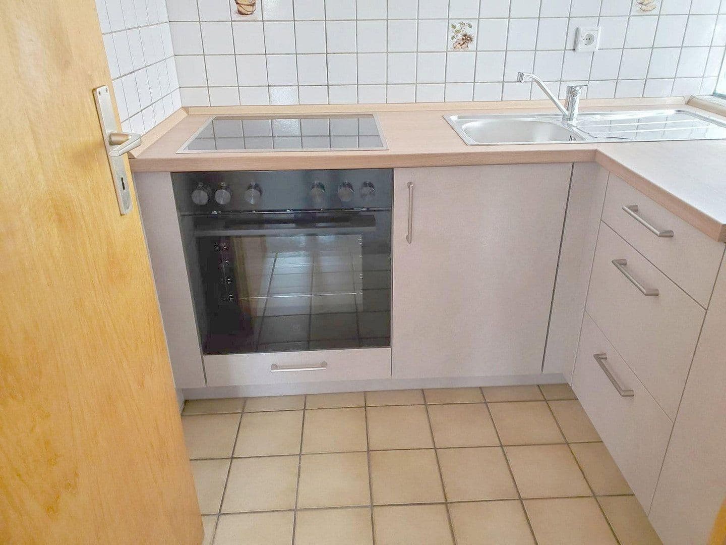 Prenájom bytu 1-izbový 33 m², Tübingen, Bádensko-Wurttembersko Prenájom bytu 1-izbový 33 m², Tübingen, Bádensko-Wurttembersko