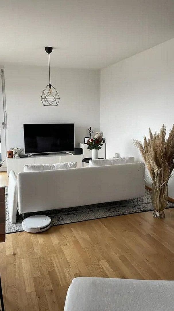 Prenájom bytu 2-izbový 62 m², Ulm, Bádensko-Wurttembersko Prenájom bytu 2-izbový 62 m², Ulm, Bádensko-Wurttembersko