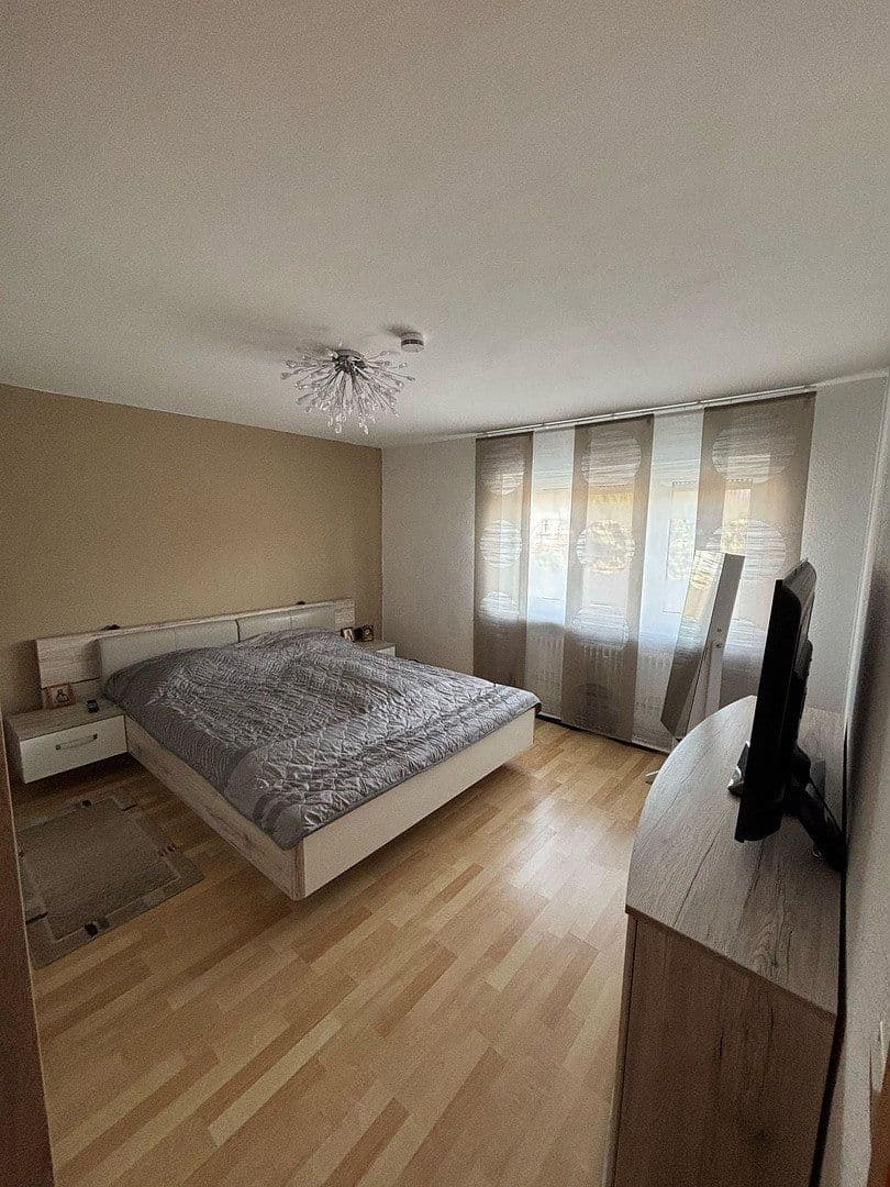 Prenájom bytu 3-izbový 80 m², Simmern/Hunsrück, Porýnie-Falcko Prenájom bytu 3-izbový 80 m², Simmern/Hunsrück, Porýnie-Falcko