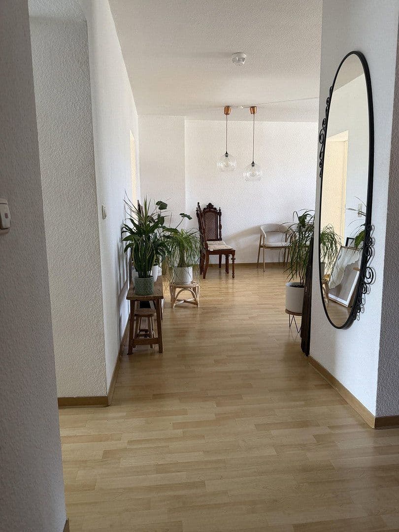 Prenájom bytu 2-izbový 73 m², Halle, Sasko-Anhaltsko Prenájom bytu 2-izbový 73 m², Halle, Sasko-Anhaltsko