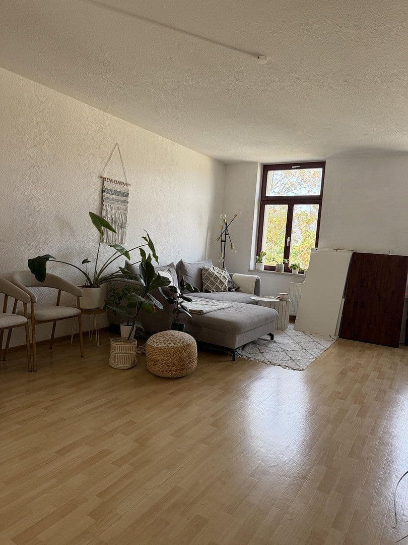 Prenájom bytu 2-izbový 73 m², Halle, Sasko-Anhaltsko Prenájom bytu 2-izbový 73 m², Halle, Sasko-Anhaltsko