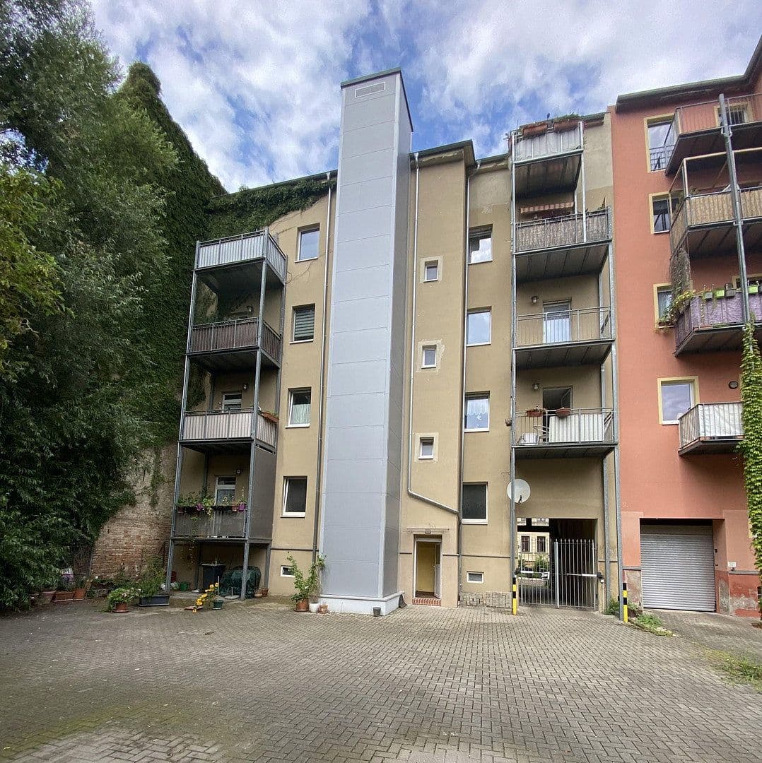 Prenájom bytu 2-izbový 73 m², Halle, Sasko-Anhaltsko Prenájom bytu 2-izbový 73 m², Halle, Sasko-Anhaltsko